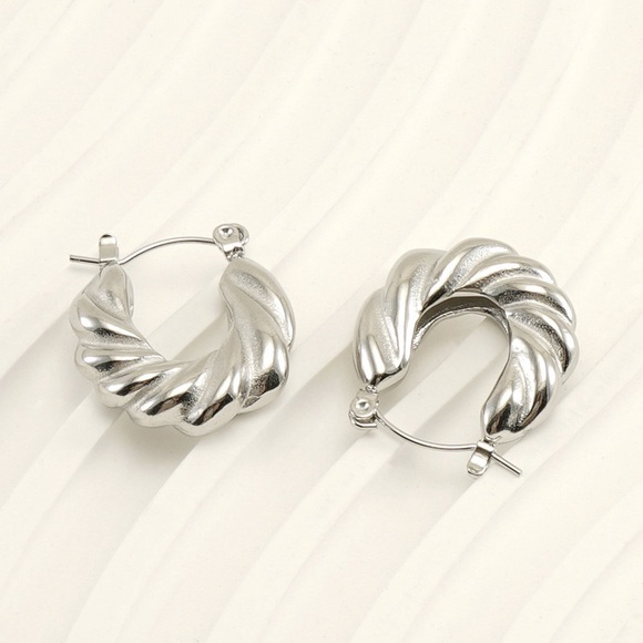 NEW💎Silver Chunky Hoop Earrings*Twisted Earrings - Picture 2 of 4
